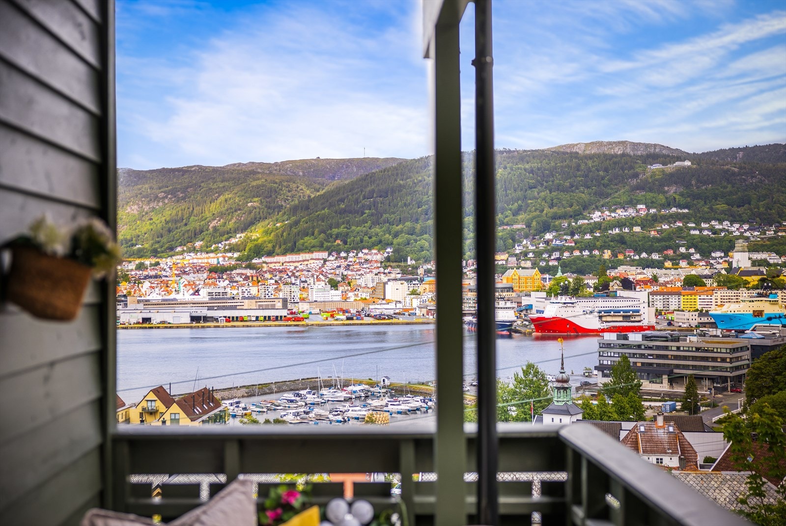 Her kan du virkelig nyte morgenkaffen til en fantastisk utsikt. Galleribilde