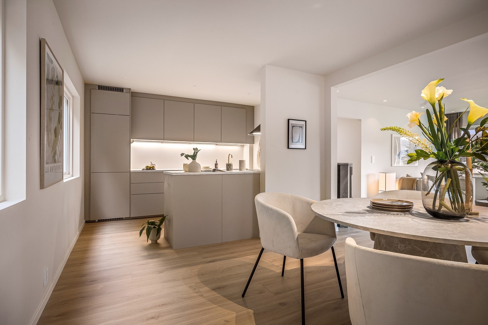 Planløsningen er godt utnyttet og gir en gjennomført og harmonisk helhet. Galleribilde