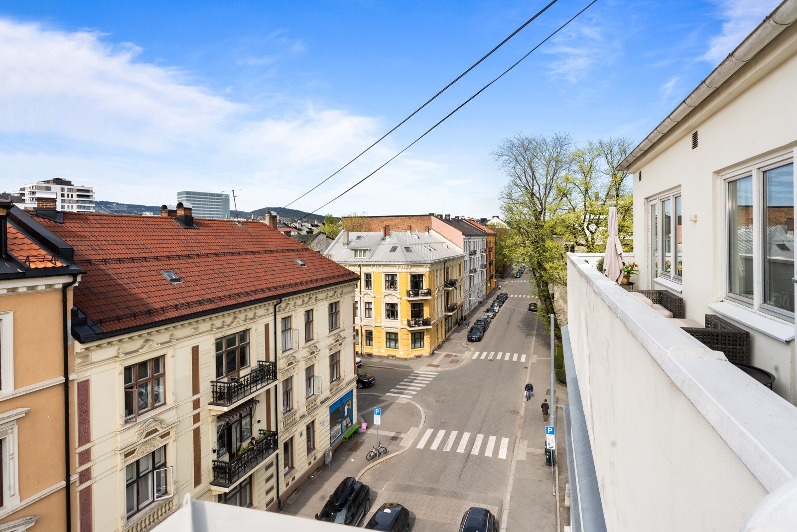 Utsyn fra balkong. Galleribilde