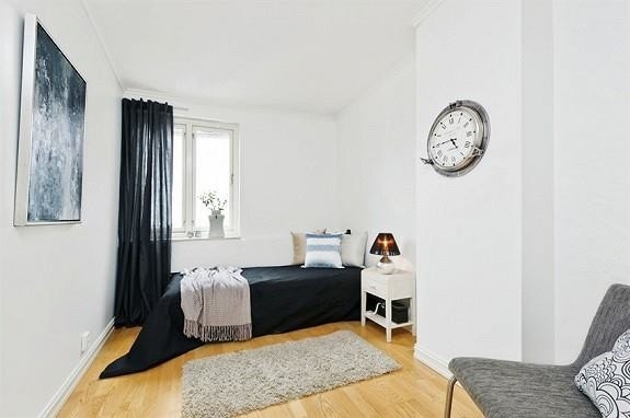 Soverom II. Også på dette soverommet følger det med garderobeskap. Galleribilde