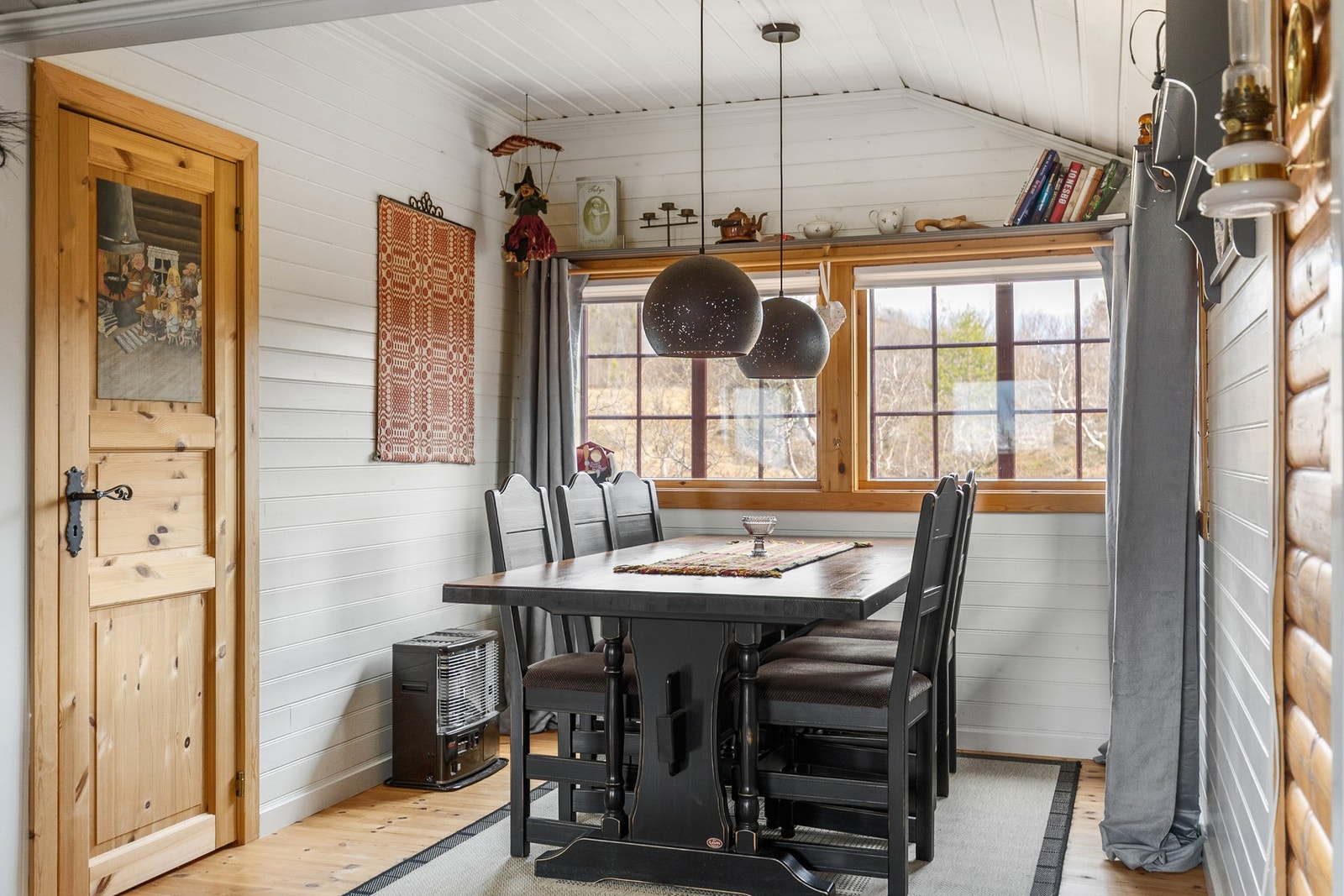 En hytte som yr på en god planløsning og svært gode solforhold Galleribilde