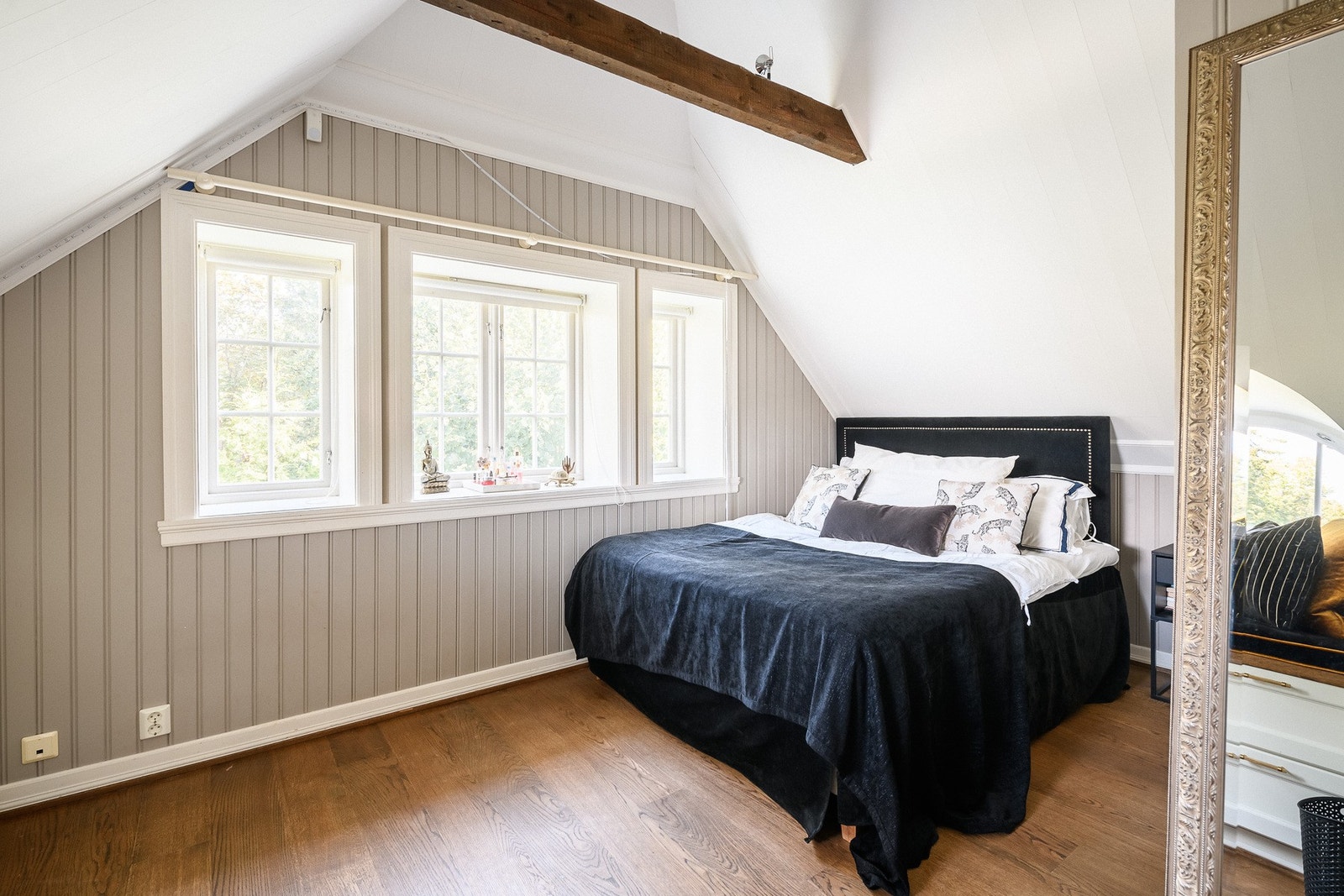 Soverom på loft Galleribilde