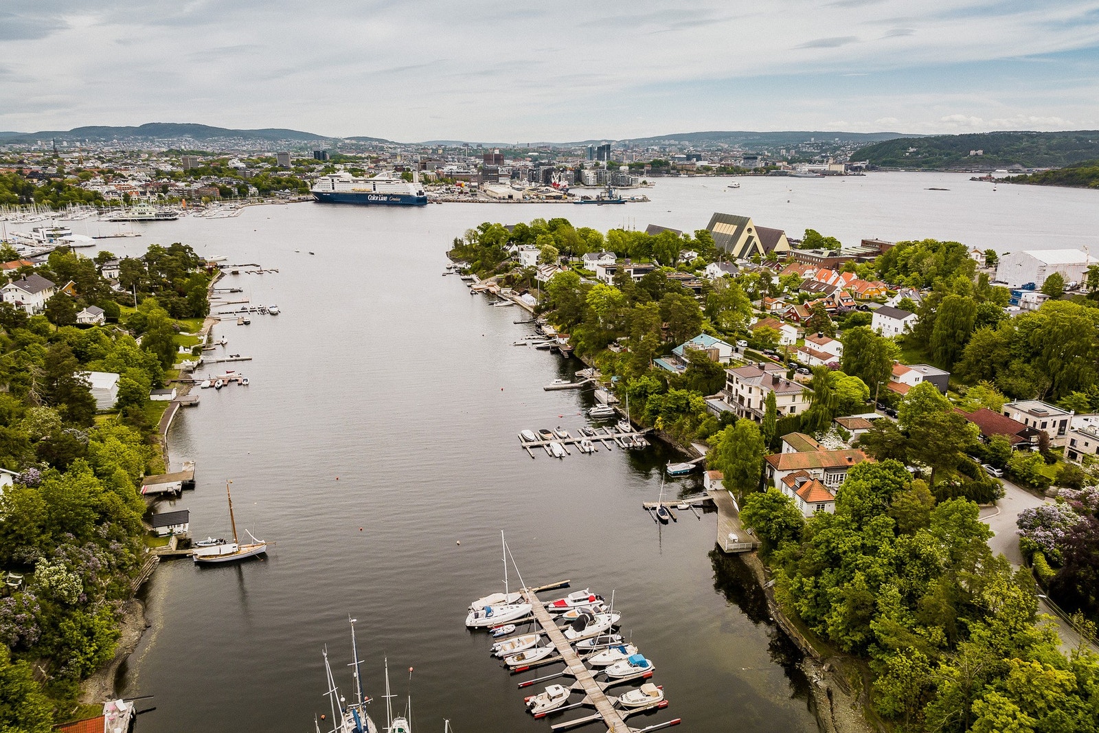 Bygdøynesveien 10 A & B har en fantastisk beliggenhet på Bygdøy, rett ved vakre badeplasser. Galleribilde