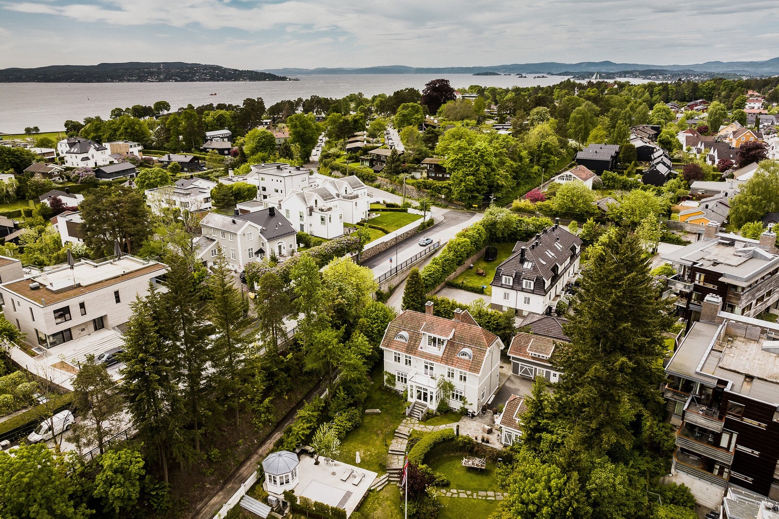 Fra hjemmet er det kun en rask sykkeltur på ca. to minutter til anerkjente Huk badestrand. Galleribilde