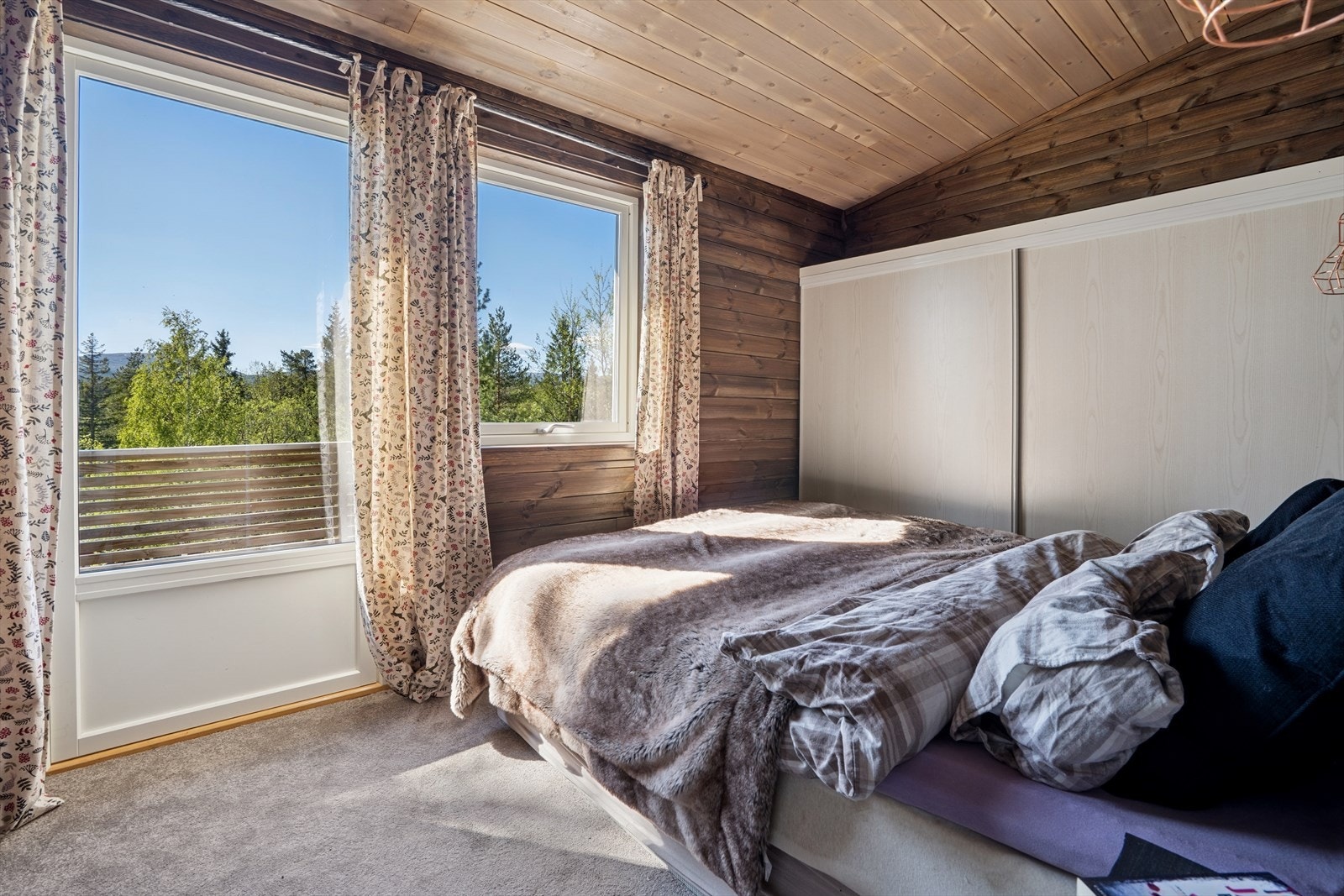 Boligen kan tilby 3 soverom, perfekt for den litt større familien. Galleribilde