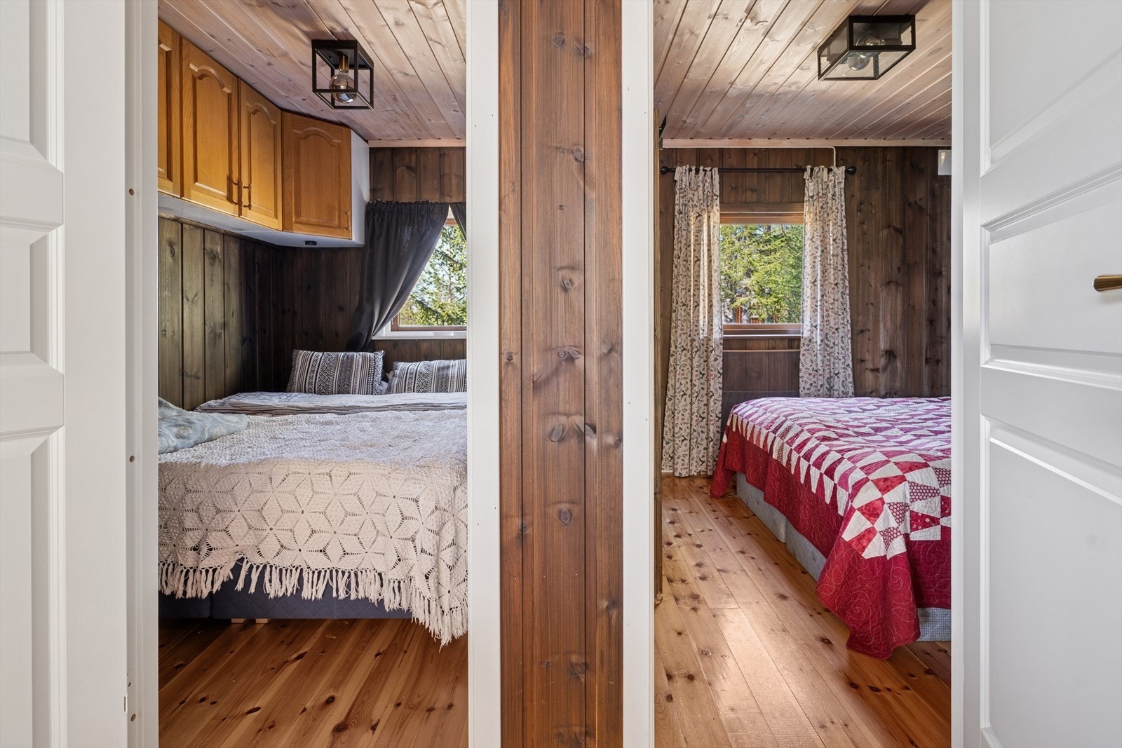 Soverommene er romslig på plass, og kan etter ønske innredes med dobbeltseng. Galleribilde