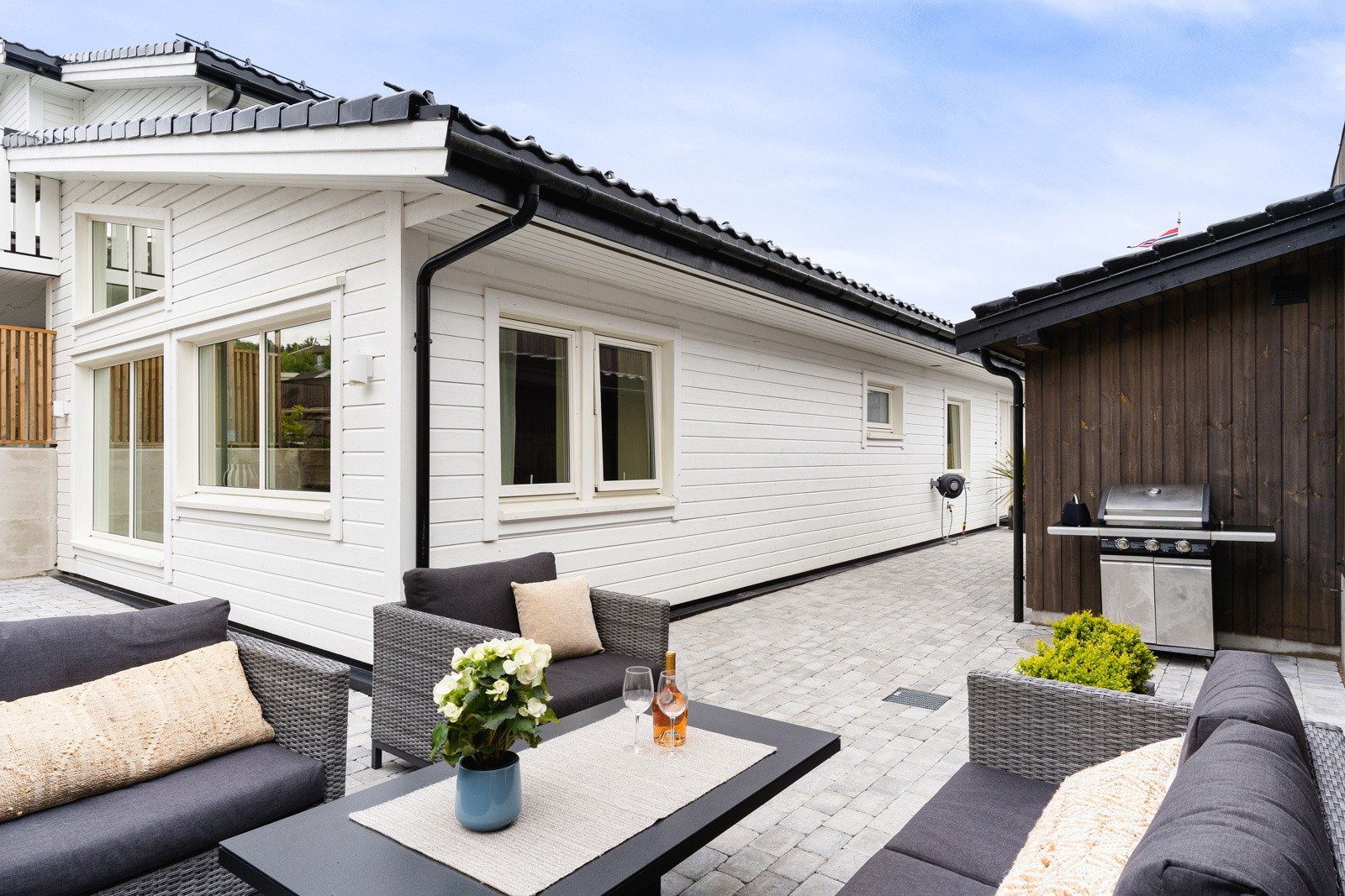 God plass til ønsket utemøblement. Galleribilde