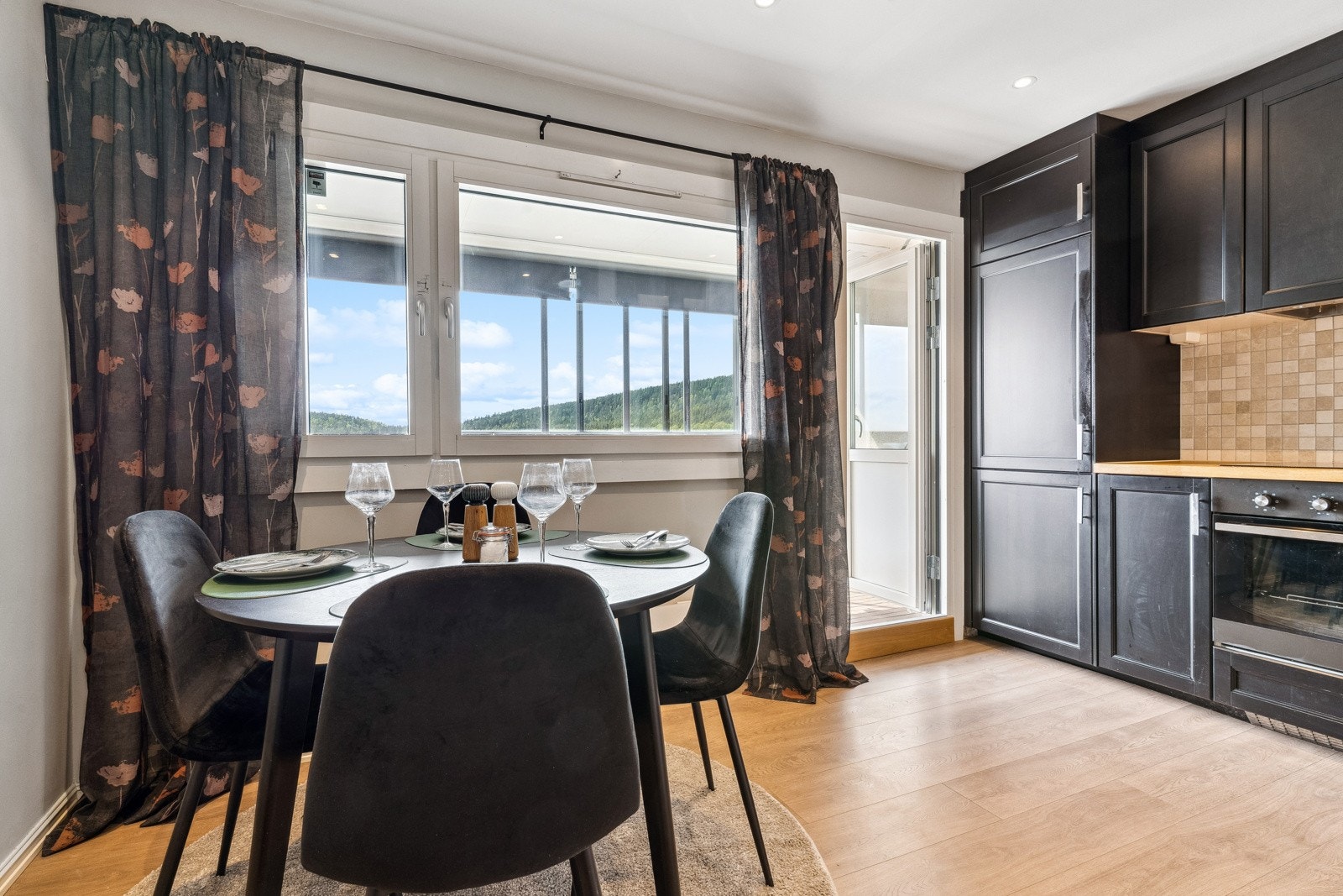 Integrererte hvitevarer. Galleribilde