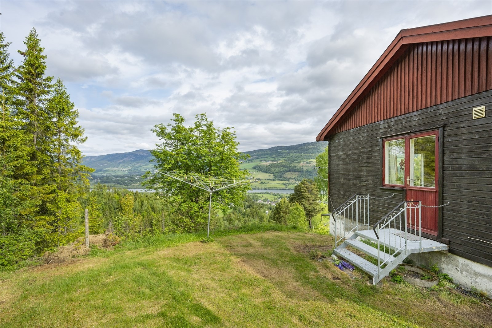 Hagen har mye boltreplass for både to- og firbeinte, liten og stor. Galleribilde