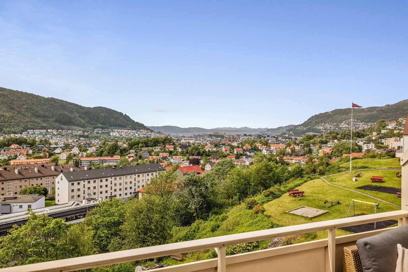 Sjekk den utsikten! Her kan man til og med se innseilingen til Bergen! Galleribilde