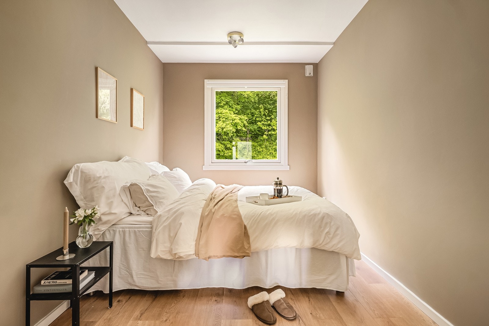 Det andre soverommet er også av god størrelse og har plass til dobbeltseng og garderobeskap. Galleribilde