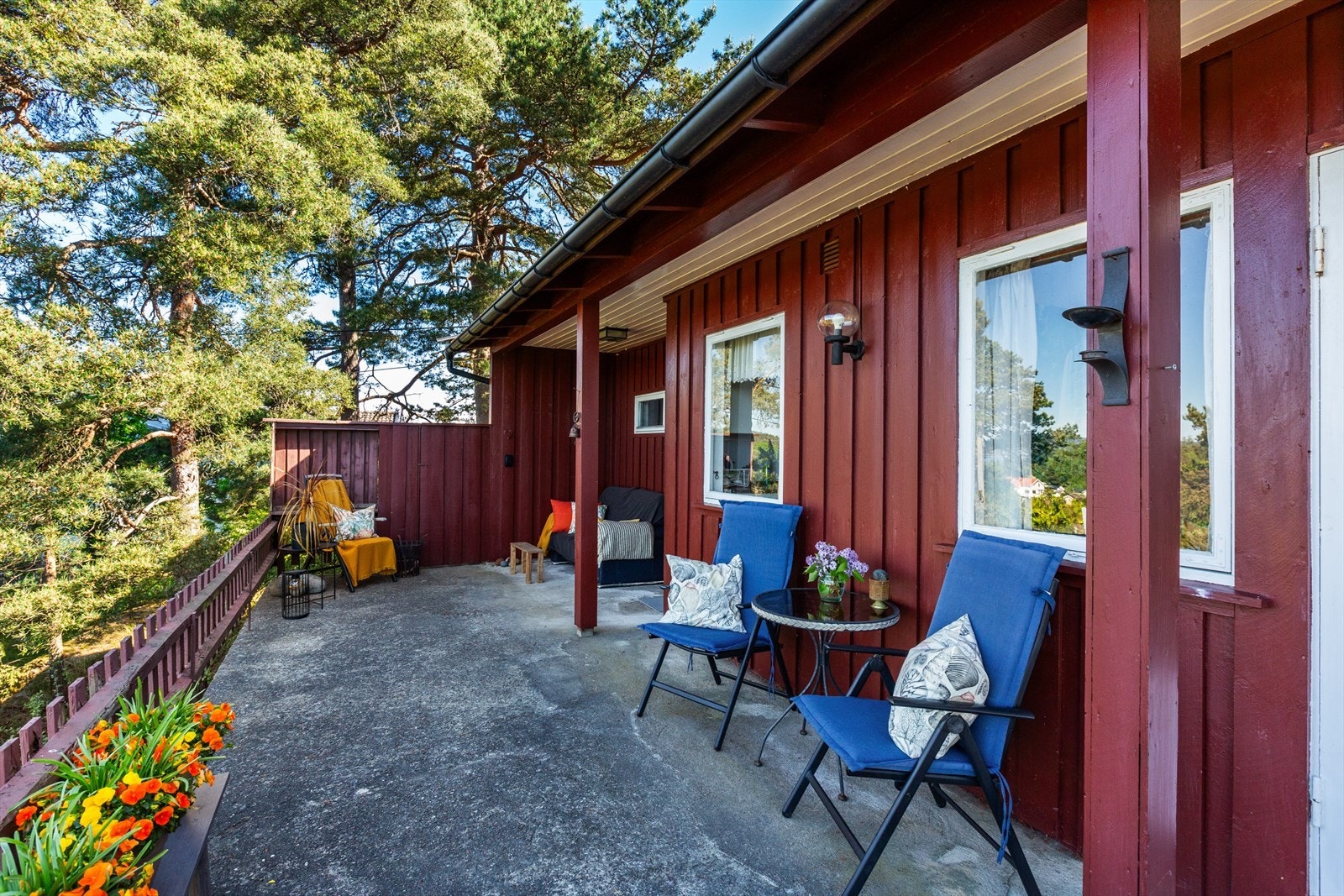 Fra stuen er det utgang til balkong på ca 37 kvm! Galleribilde