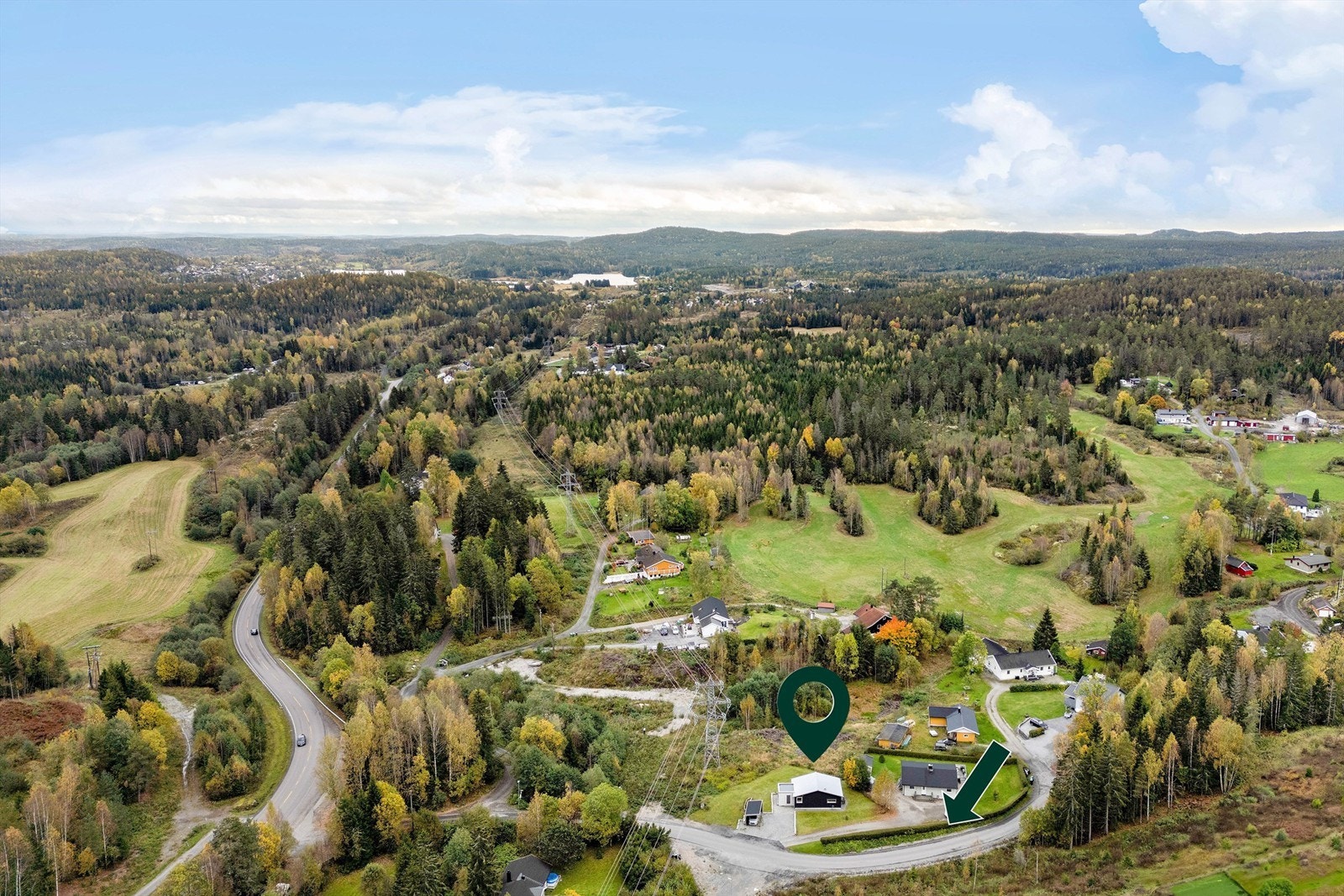 Dette område er under utvikling og det er igangsatt med beplanting av 60 nye busker og trær. Dette vil bidra til skjerming av eiendommen uten direkte utsyn til Green Mountain. Galleribilde