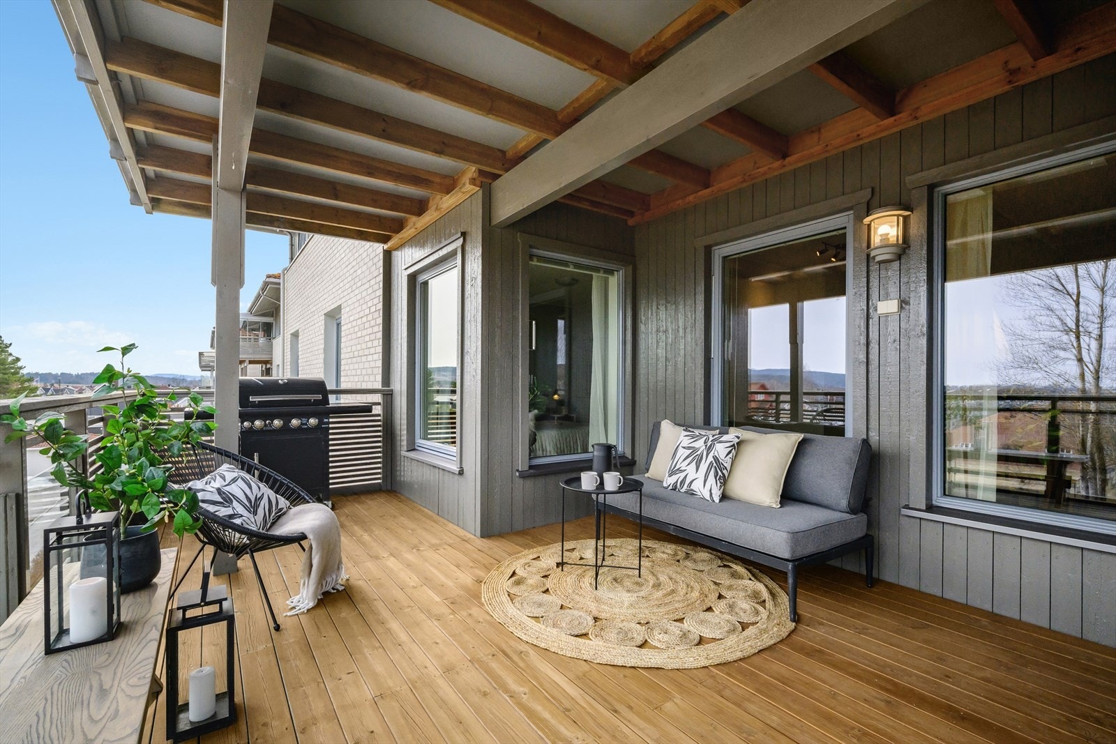 - Stor overbygget balkong- Galleribilde