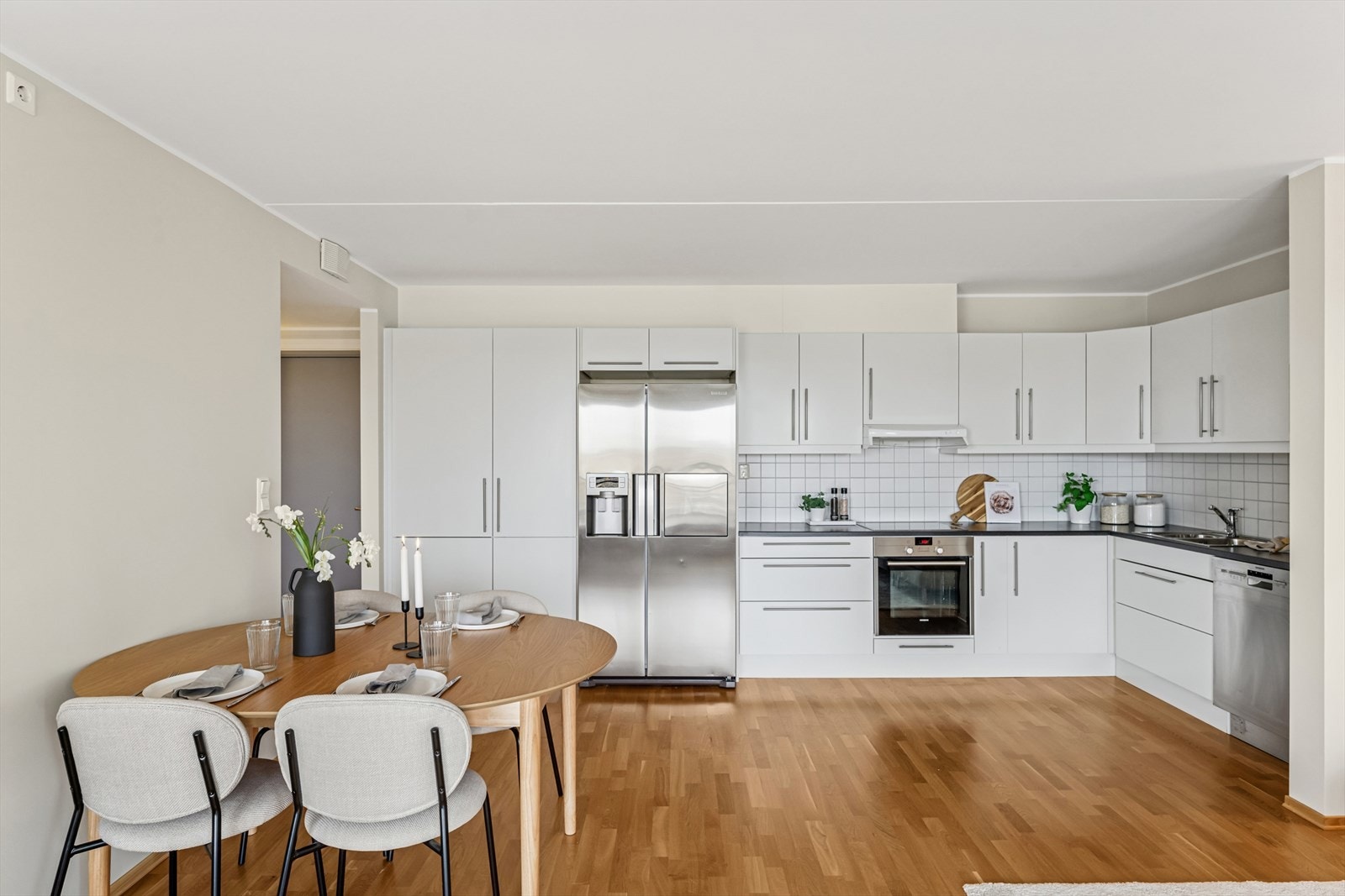 Det er god plass til spisebord. Galleribilde