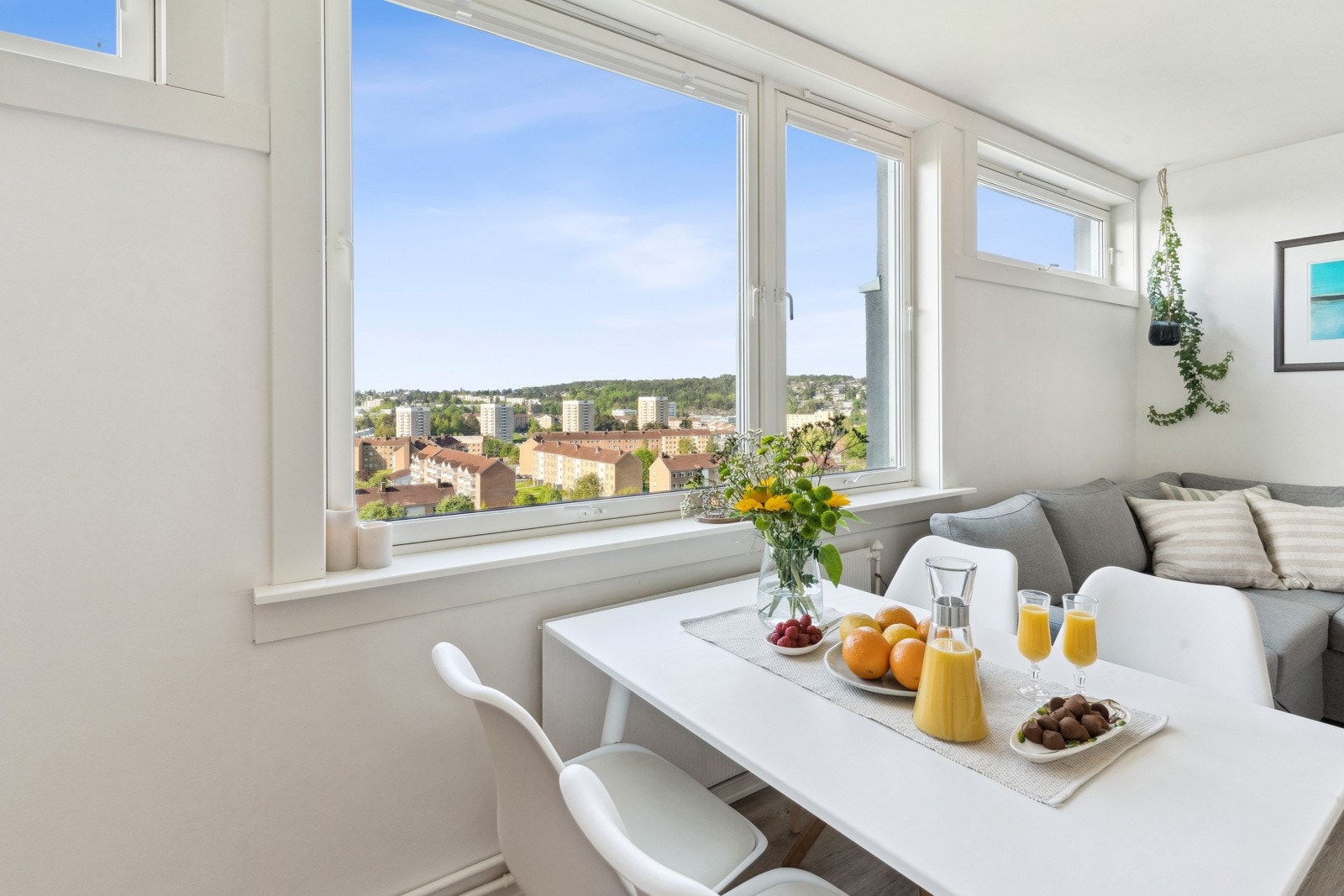 Vinduer fra 2017 som gir godt med lys inn. Galleribilde