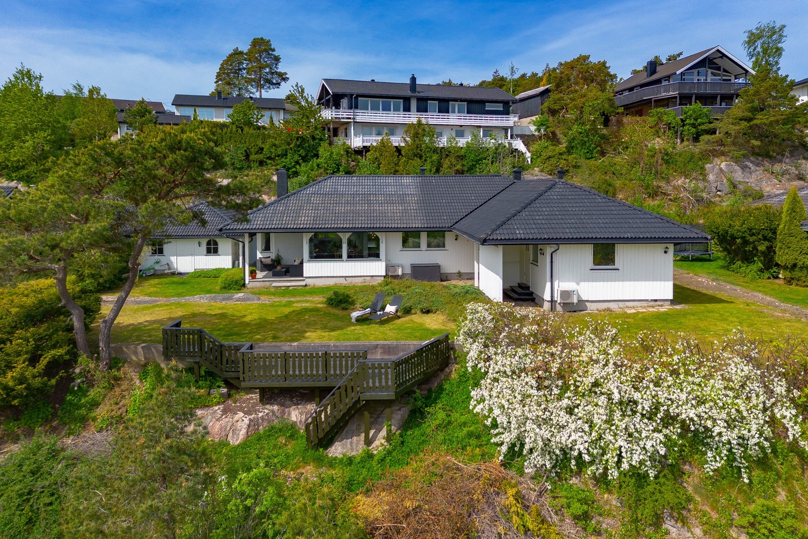 Holmskau & Partners v/ Monica Aronsen ønsker deg velkommen til Nøtteveien 49! Galleribilde