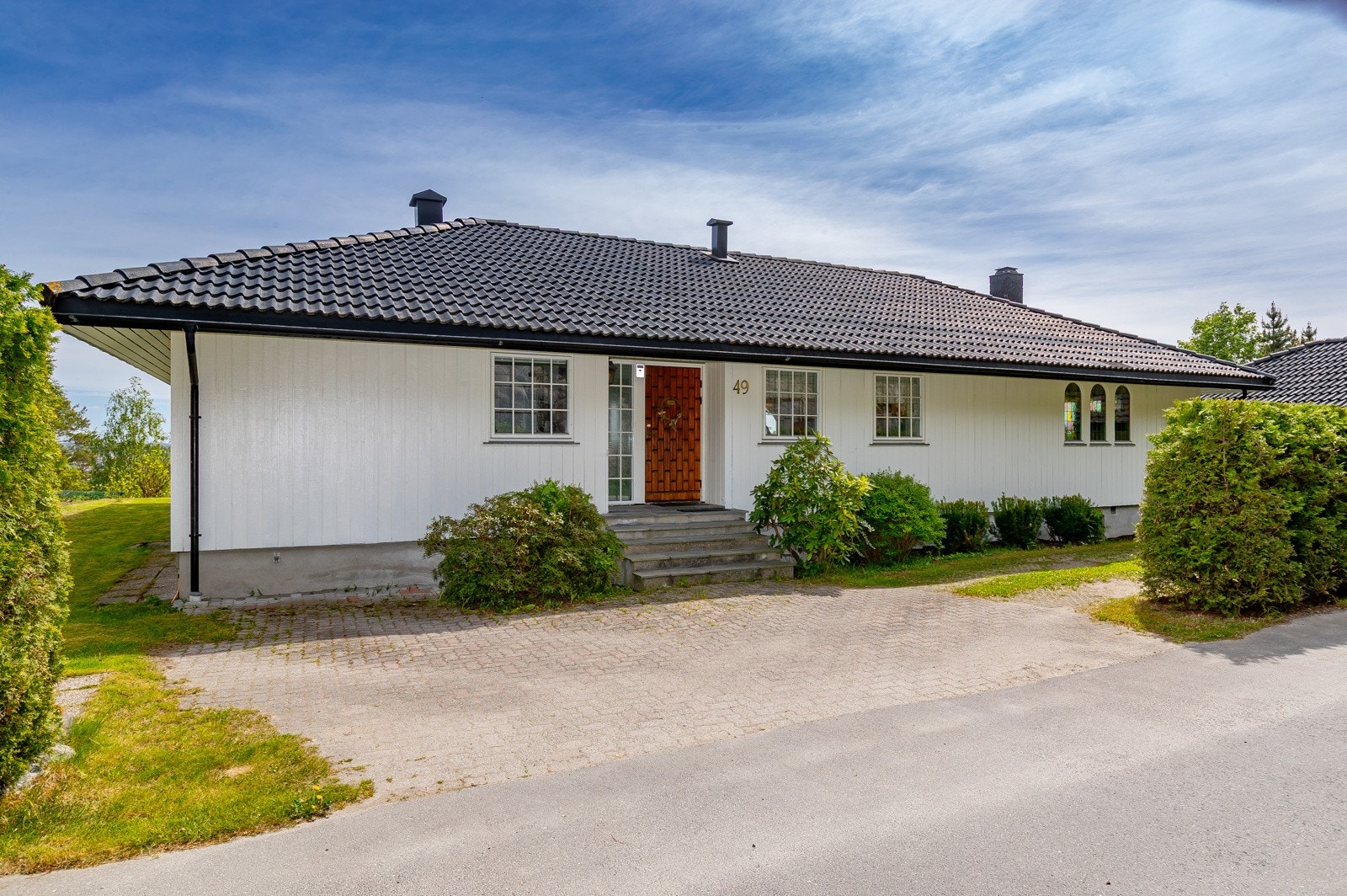 Fasade v/inngangsparti Galleribilde