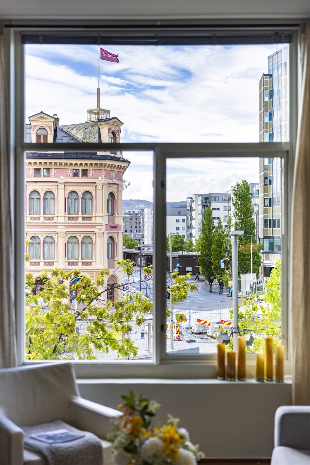 Gode vindusflater sørger for at rommet får godt med naturlig lys. Galleribilde