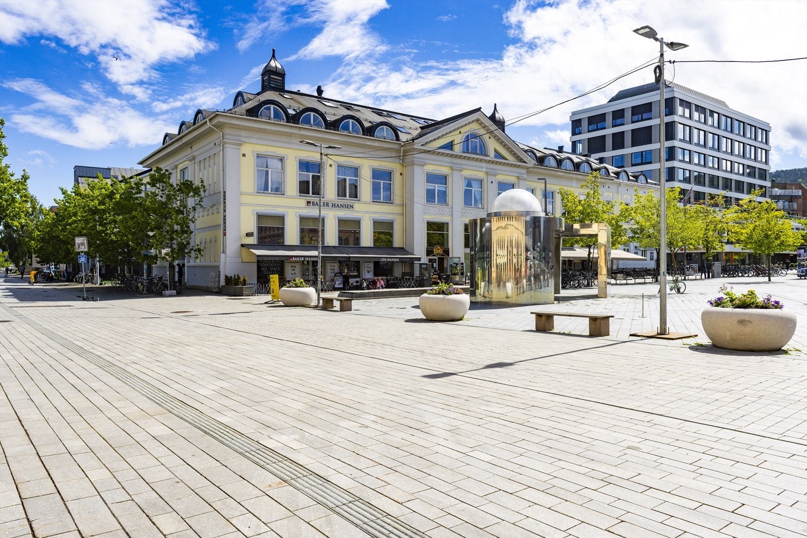 Her bor du urbant, med umiddelbar nærhet til alle nødvendige fasiliteter. Galleribilde