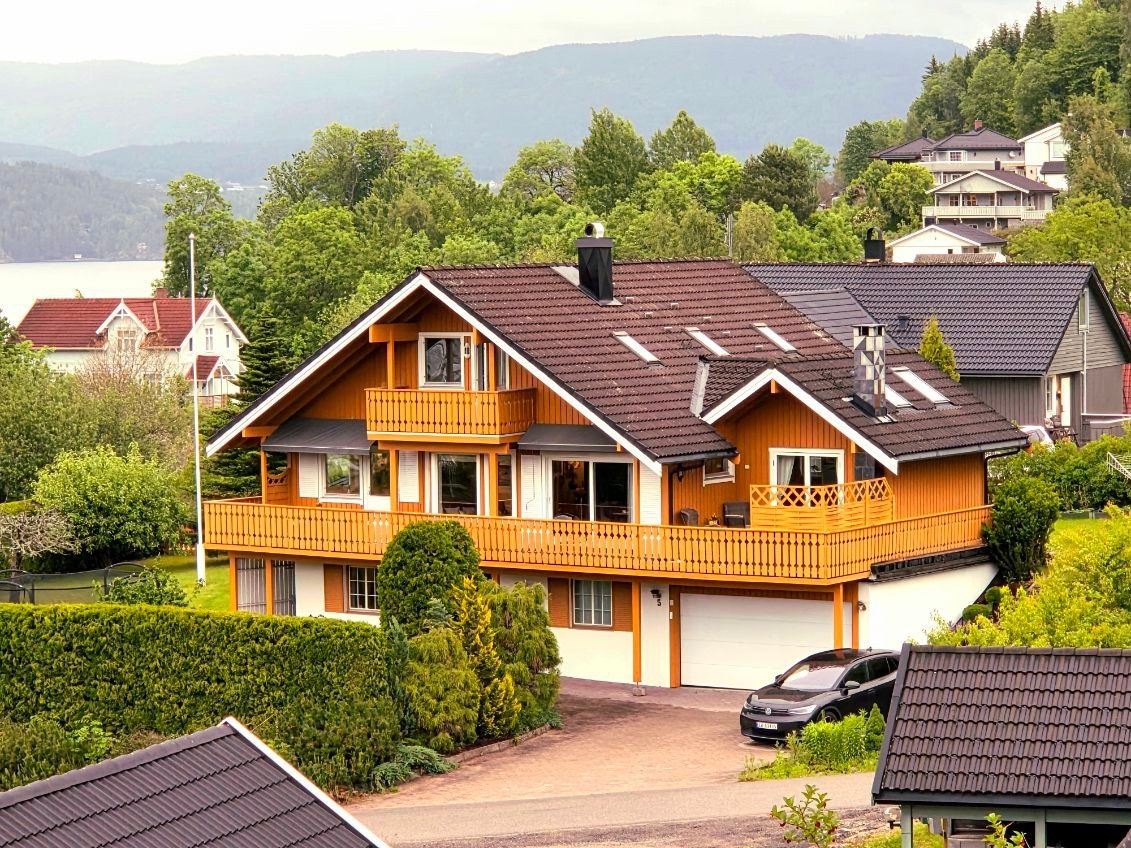 Eiendomsmegler Espen Thoresen presenterer Kamperhaug 5! Galleribilde