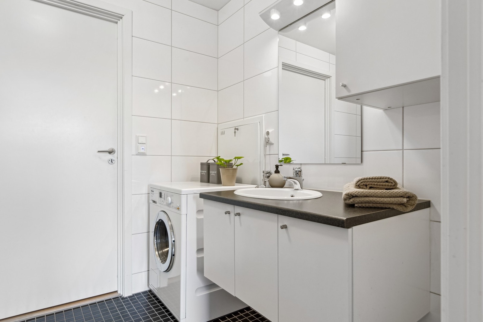 Badet har også gulvvarme som sørger for en lun atmosfære året rundt. Galleribilde