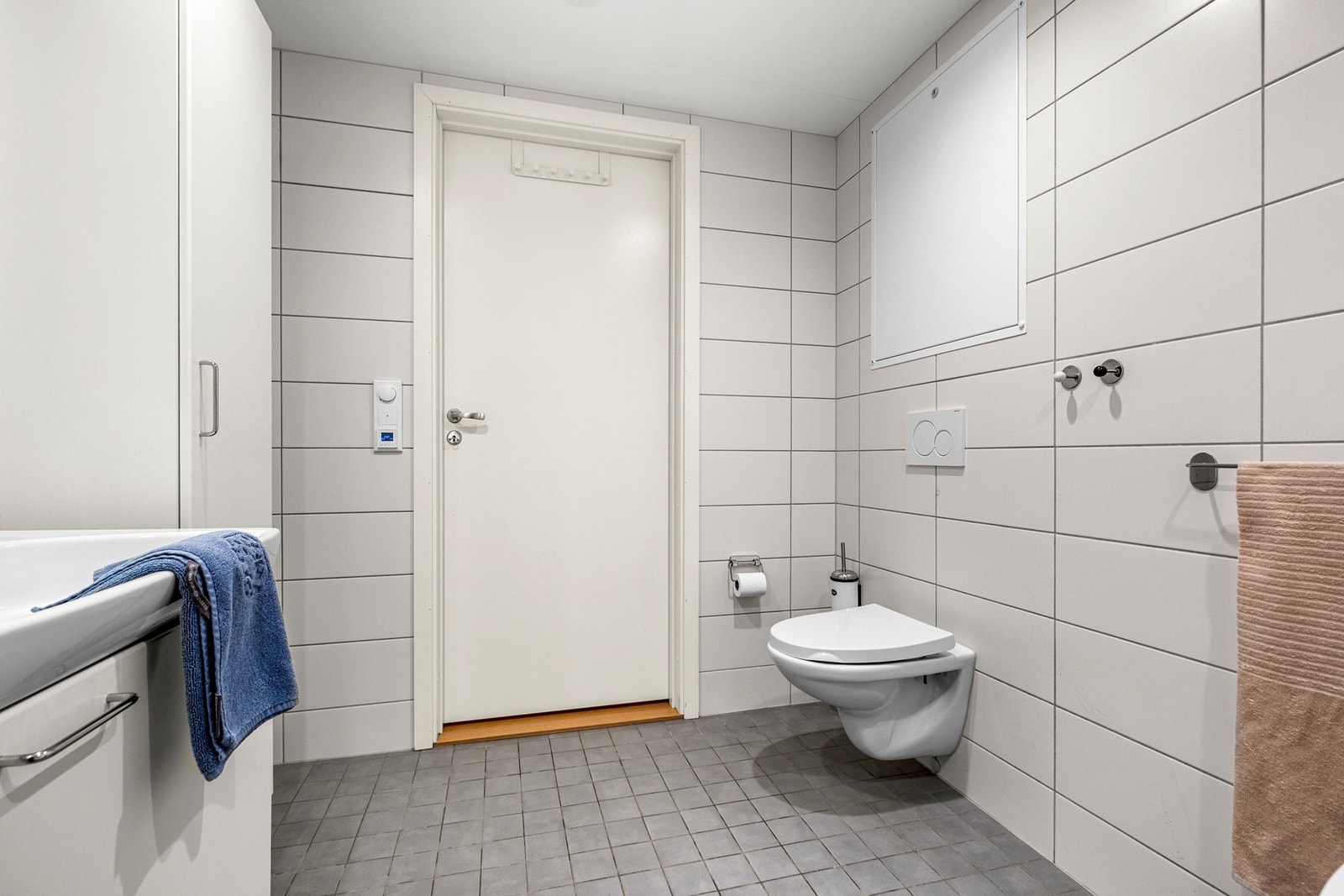 Badet er på 6,2 kvm. og fremstår som moderne og klassisk. Galleribilde