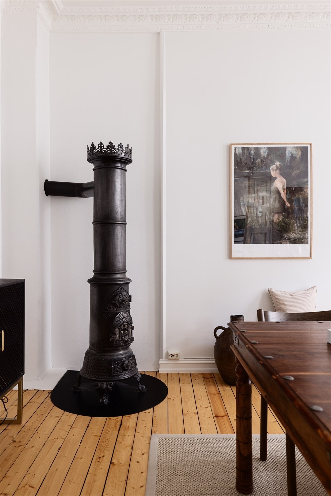 Koksovnen ble renovert med montering av murstuss og nye rør i 2021. Galleribilde