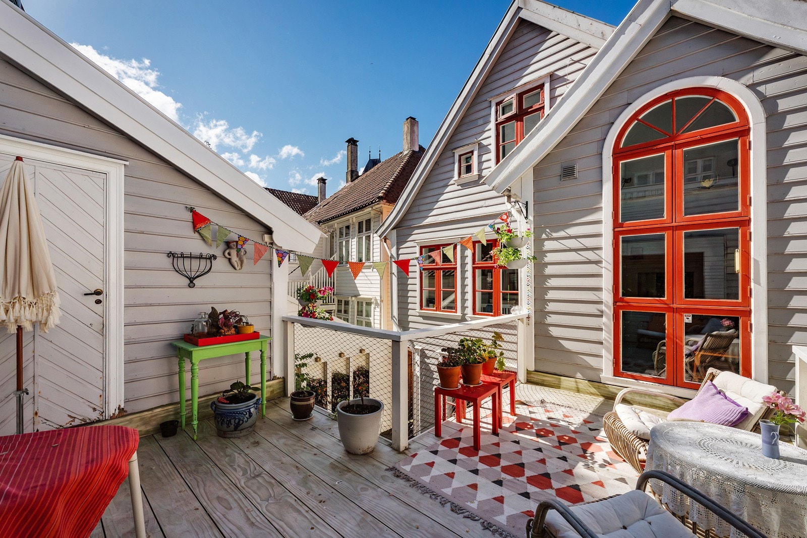 Fagmennene i "Tid for Hjem" serien laget en frodig oase med selvvannende vertikalhager, i både sol og skygge Galleribilde