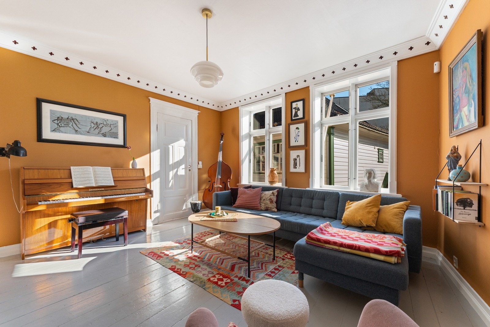 Huset gjennomgikk en omfattende totalrenovering i 1989, hvor det ble lagt stor vekt på å bevare det autentiske preget. Galleribilde