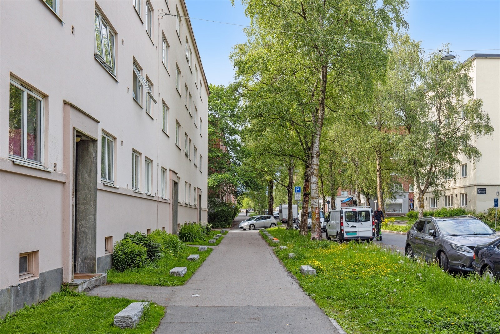 Sinsenterrassen 27 ligger innerst i veien, stille og rolig med lite gjennomgangstrafikk Galleribilde