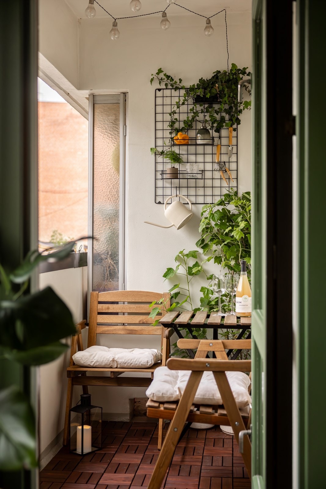 Fra balkongen er det utsyn mot grønne omgivelser, med utsikt mot Barcode Galleribilde