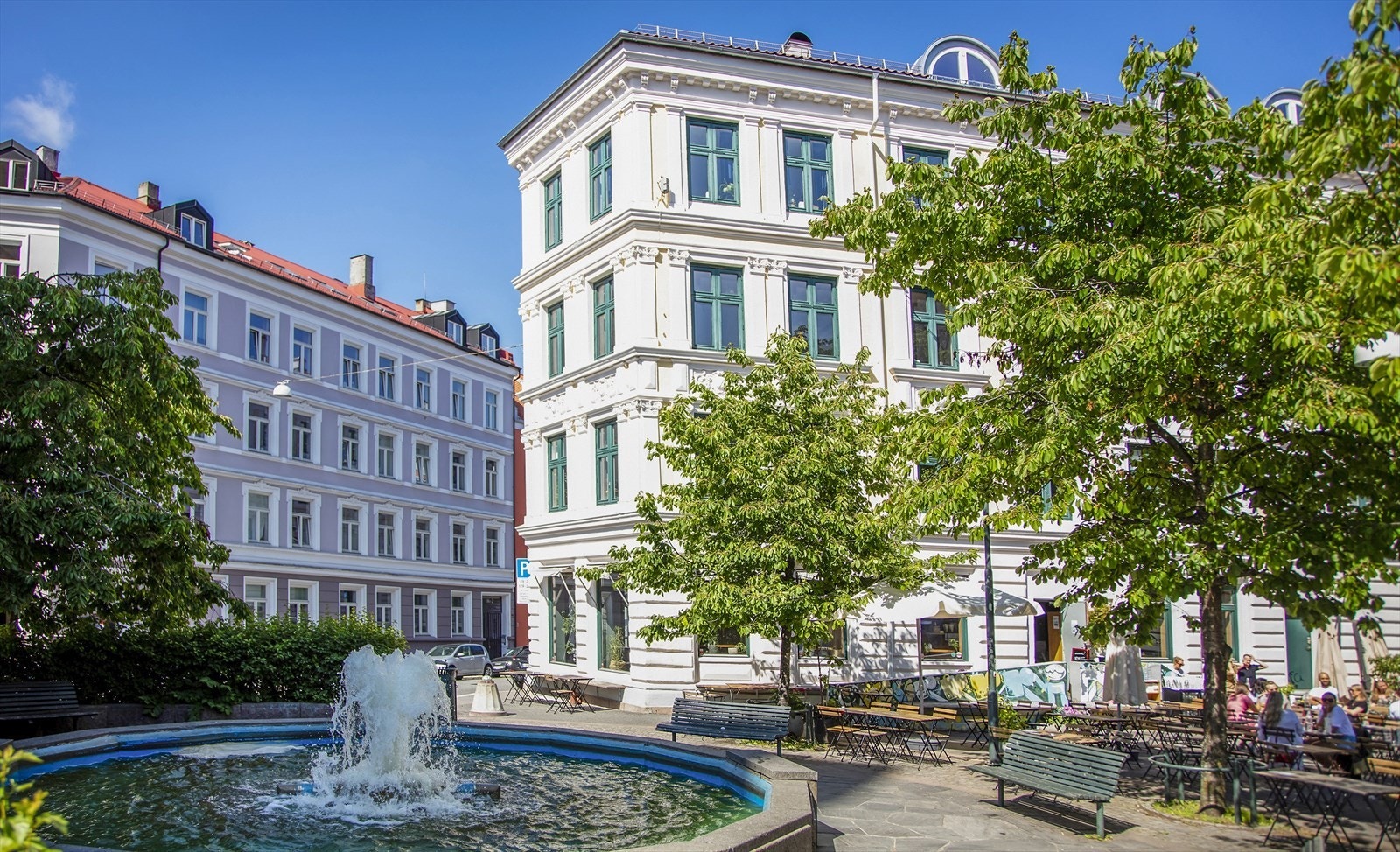 Nærområdet byr på flotte parker, hyggelige spisesteder og historisk sjarm! Galleribilde