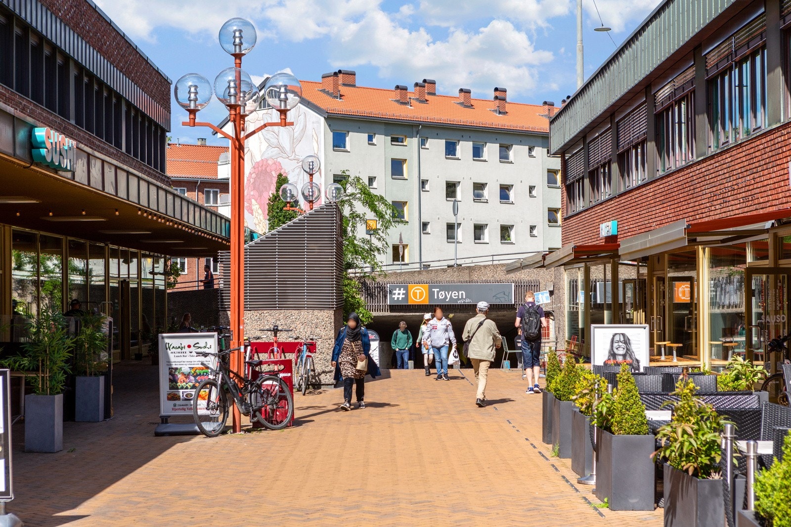 Det er en kort spasertur til Tøyen Torg. Galleribilde