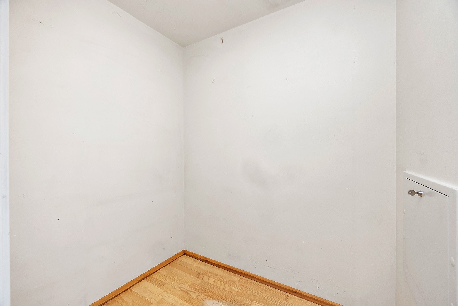 Praktisk innvendig bod i tilknytning stuen. Galleribilde