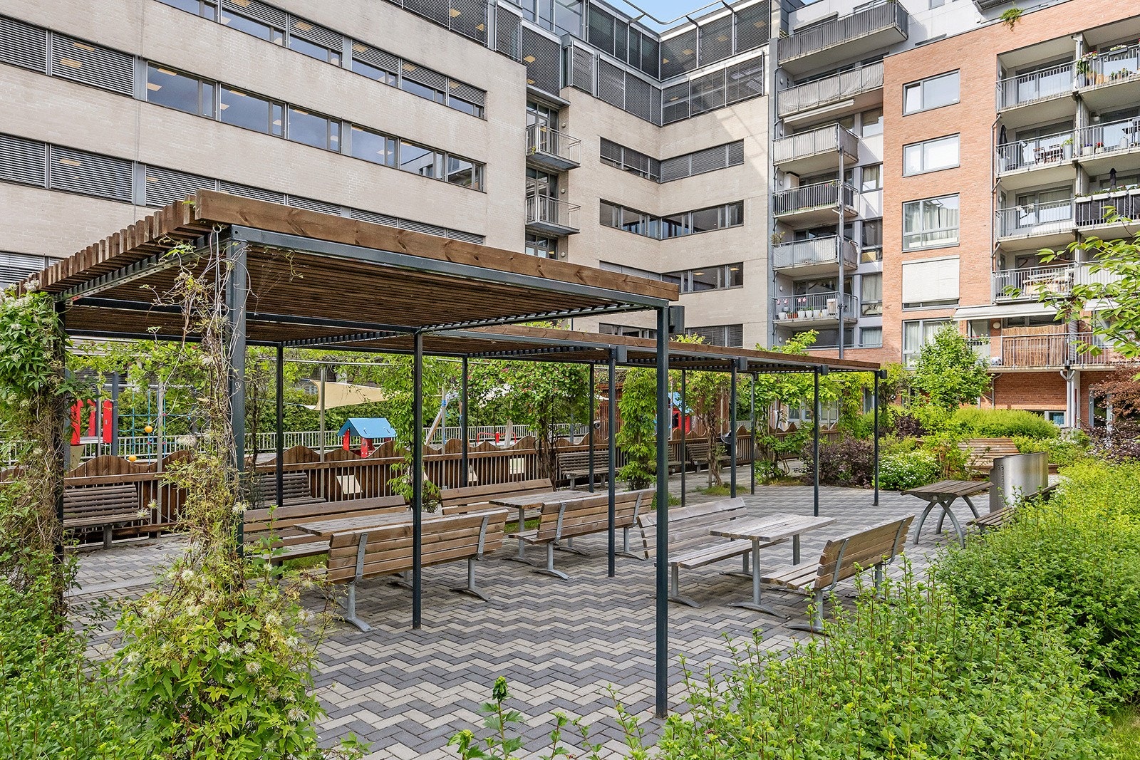 Gårdsrommet er pent opparbeidet. Galleribilde