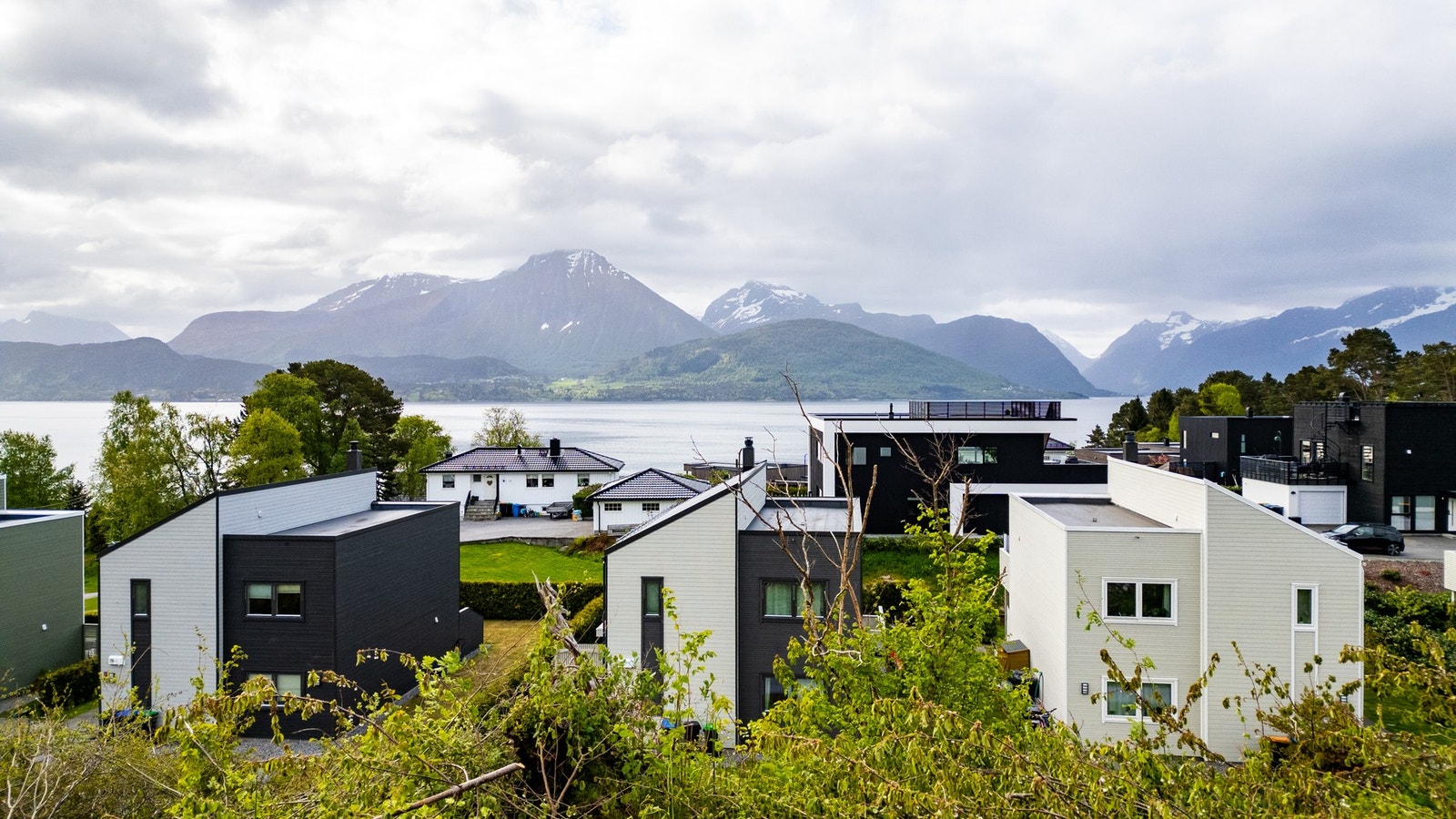 Det er meget gode solforhold på eiendommen, fra tidlig morgen til godt ut på kvelden. Galleribilde