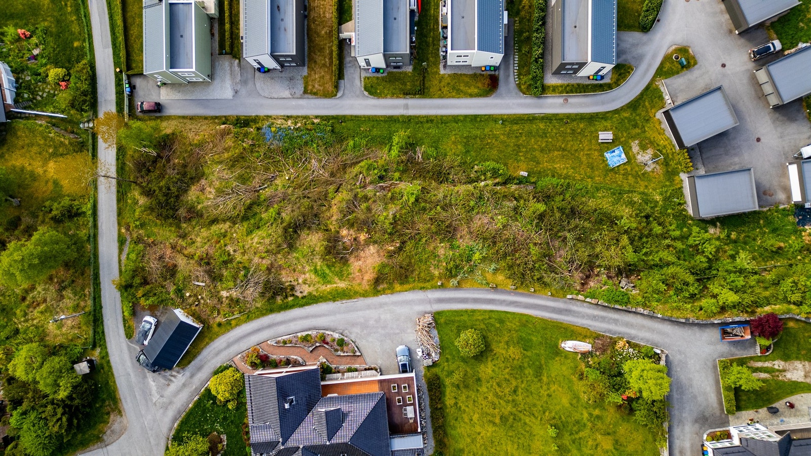 Tomta leveres ferdig utsprengt, grovplanert og klar til byggestart. Her kan du bygge drømmehjemmet. Galleribilde