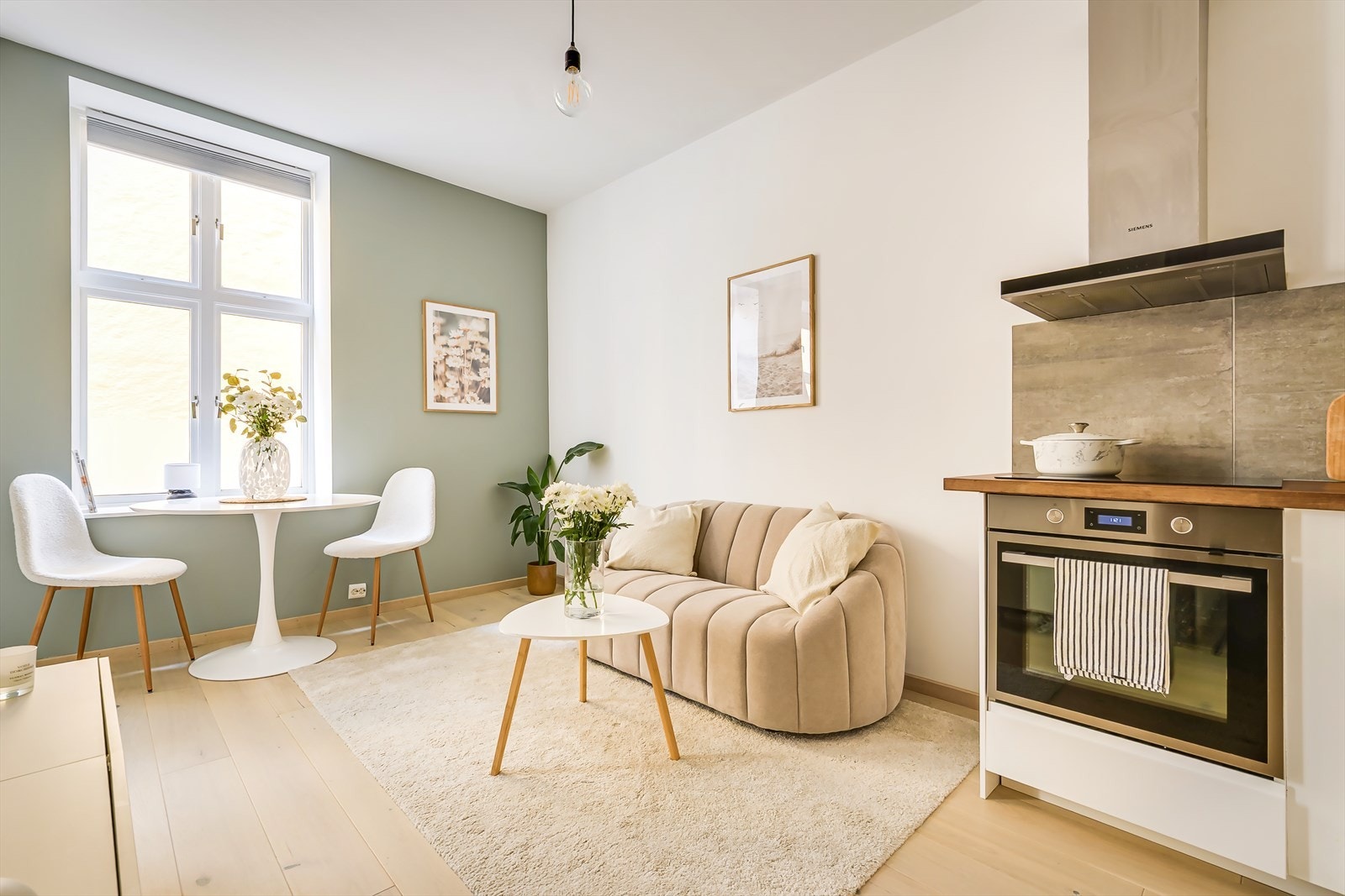 Rommet har en arealeffektiv planløsning med flere innredningsmuligheter Galleribilde