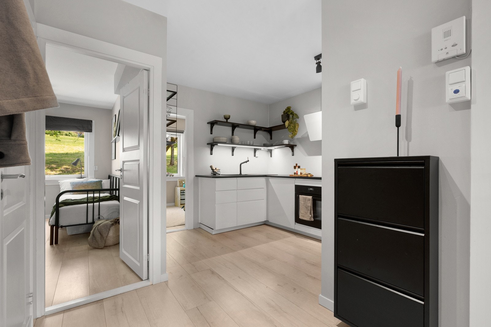 Leiligheten disponerer i tillegg en bod i 1.etasje på 3m² og en kjellerbod på 3m². Galleribilde