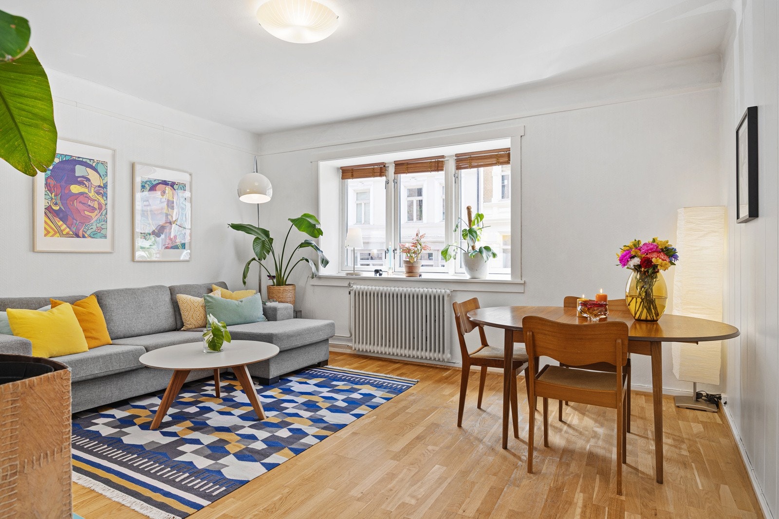 - Lys og luftig 3-roms med god- og gjennomgående planløsning vendt mot indre gårdsrom og rolig, trafikkstille og enveiskjørt gate - Galleribilde