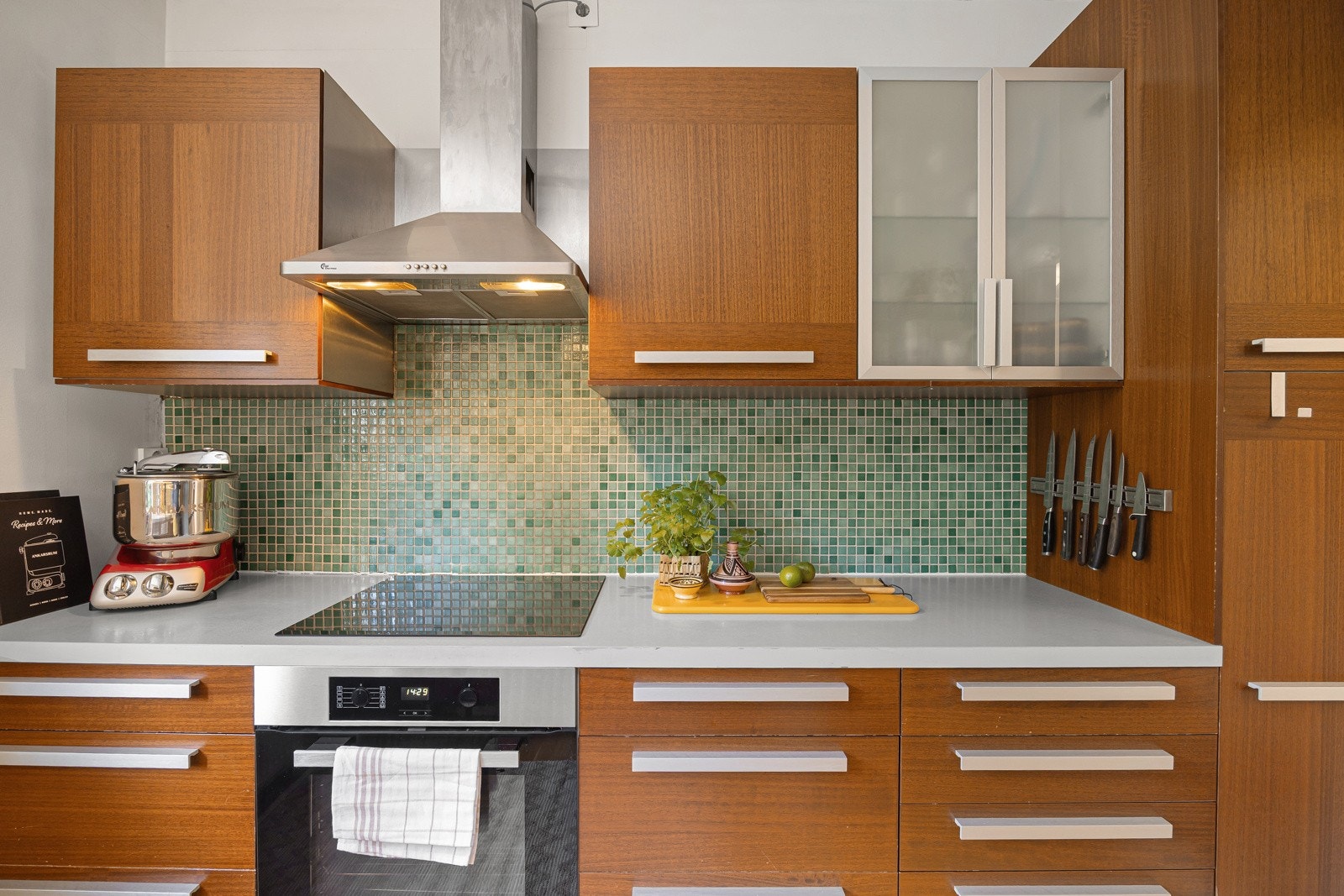 - Integrert stekeovn, induksjonstopp og oppvaskmaskin - Galleribilde