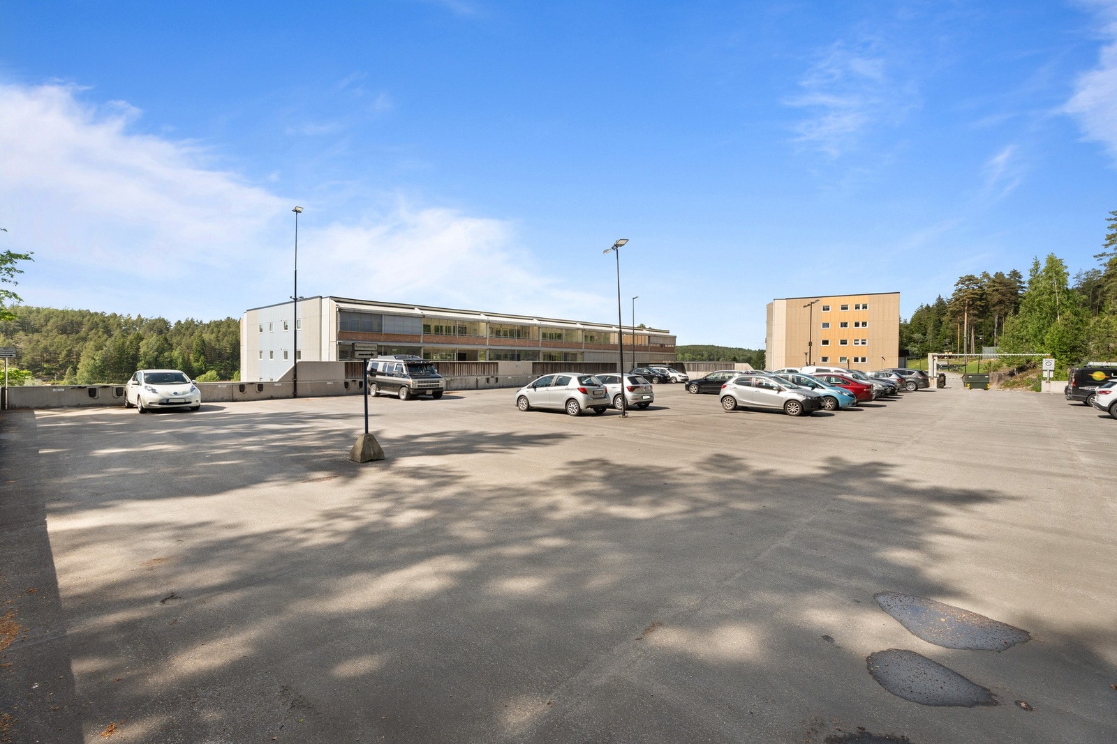 Felles parkeringsplass/gjesteplass Galleribilde