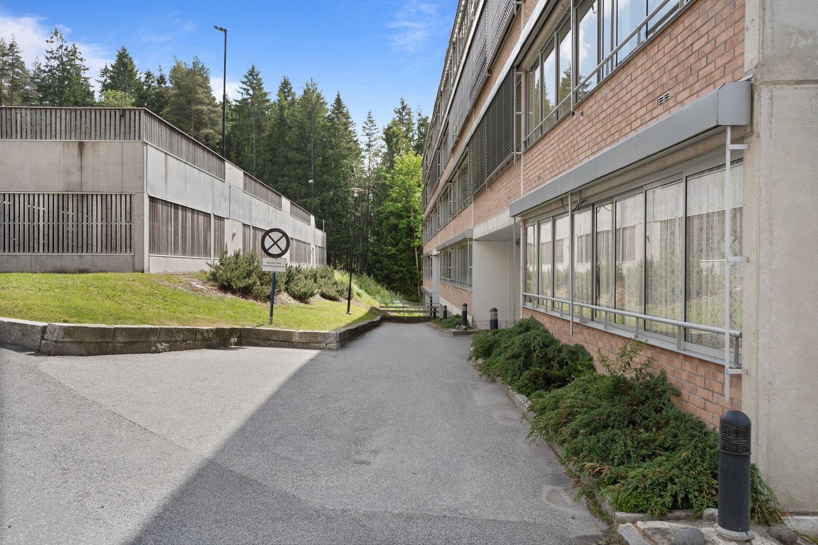 Krokstien 1A er beliggende i et rolig område med et veletablert område Galleribilde