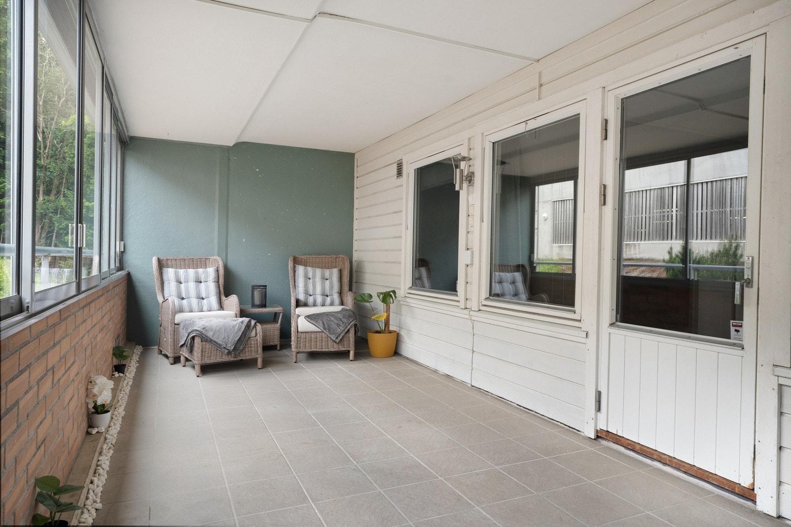 Det er flere gode møbleringsmuligheter på balkongen Galleribilde