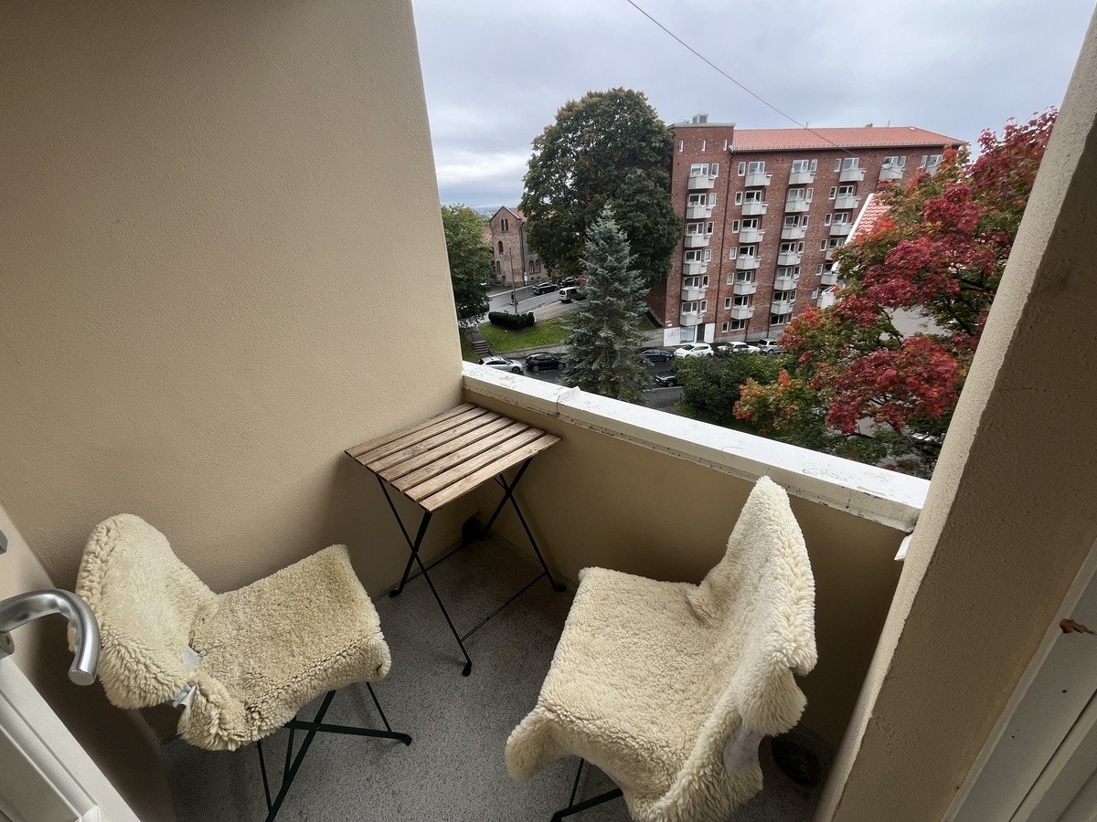 Ca 2 kvm overbygget balkong Galleribilde