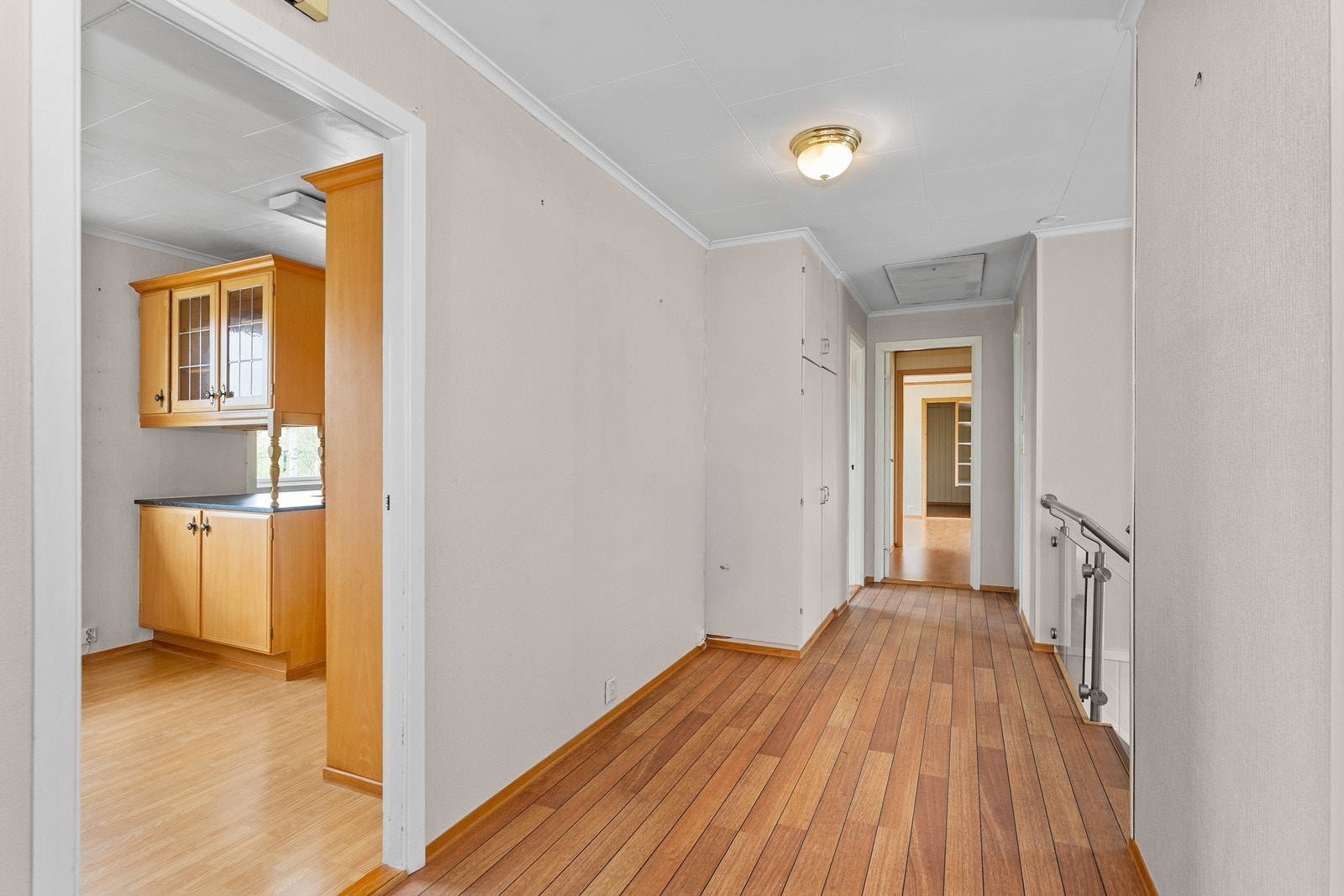 Hall 1.etg med adgang til kjøkken Galleribilde