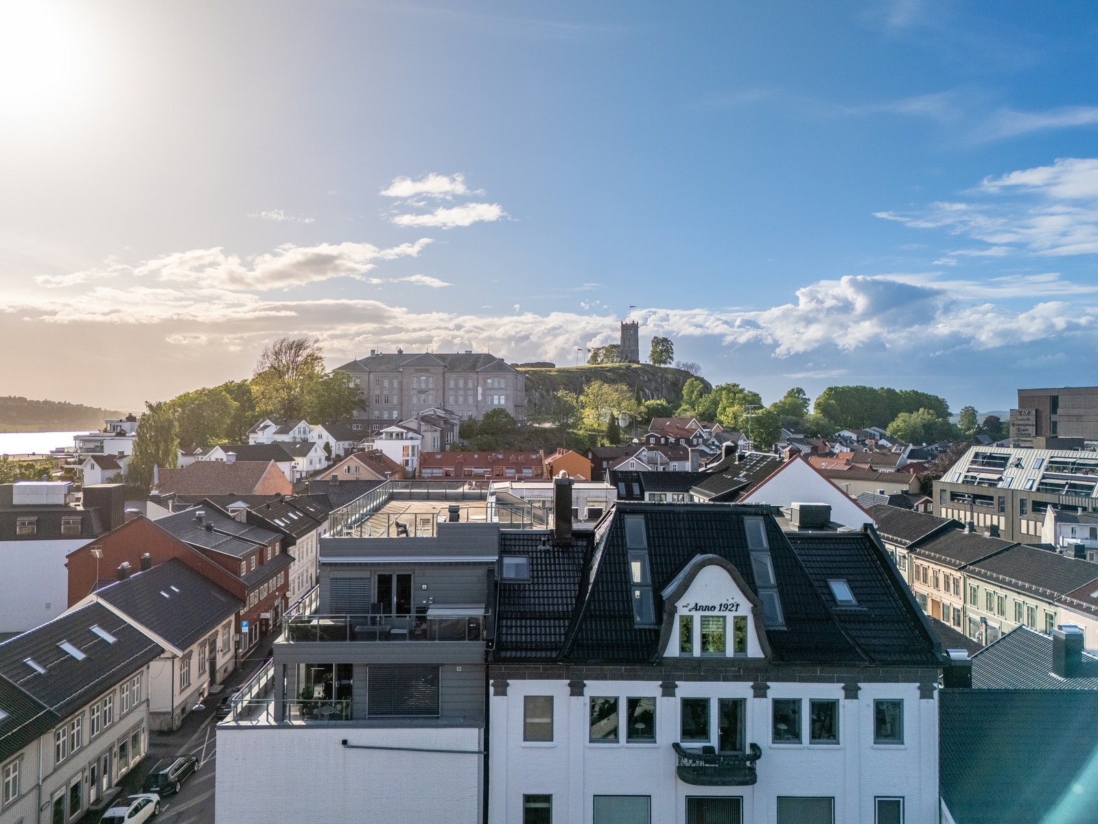 EIE Tønsberg v/Tonny Nielsen presenterer Møllegaten 12! Galleribilde