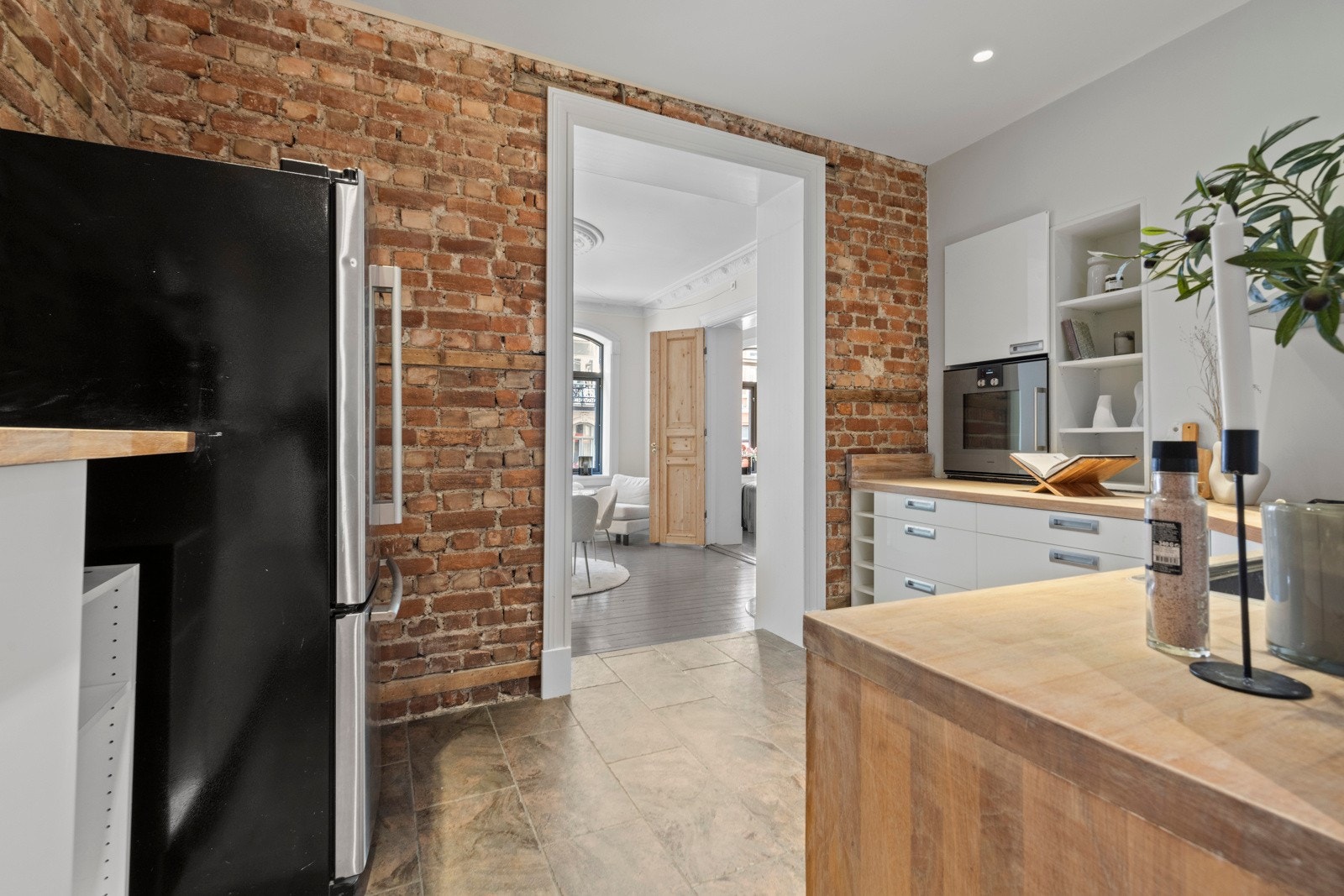 Kjøkken i åpen løsning. Galleribilde