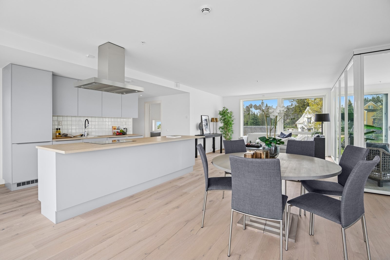 Kvalitetskjøkken fra HTH med gode hvitevarer fra Miele. Galleribilde